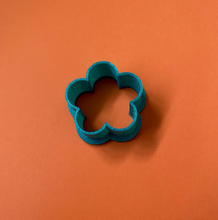 Load image into Gallery viewer, Flower 1 Abstract Shape Polymer Clay Cutter
